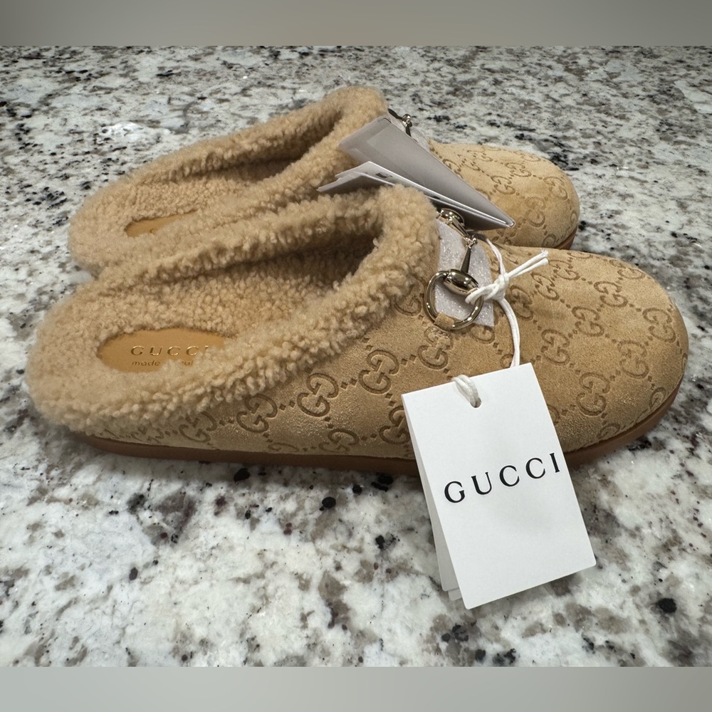 Gucci women’s mule with horsebit